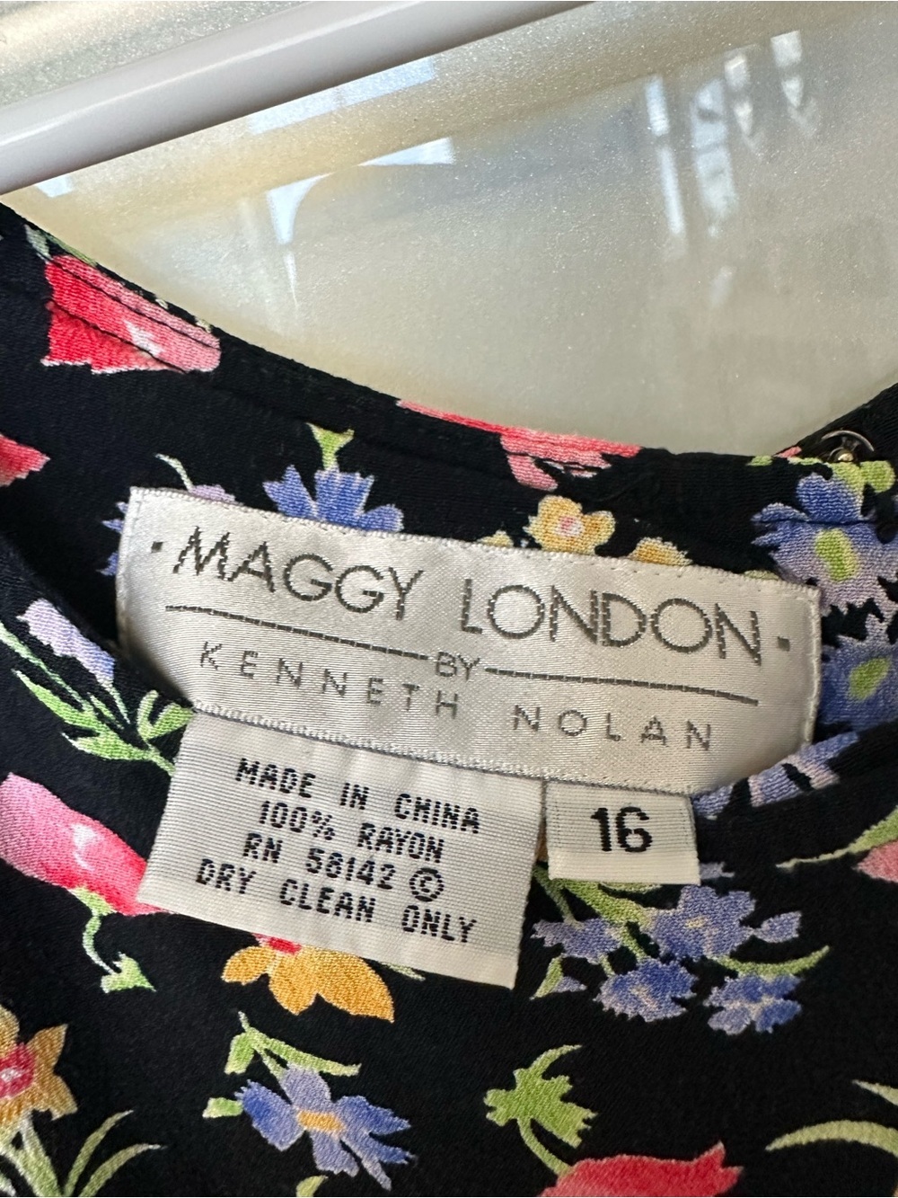 vintage 90s short-sleeve floral maxi dress by Maggy London size 16 - Picture 2 of 4